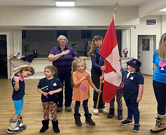 Trefoil Guilds helping girl units practice horseshoe